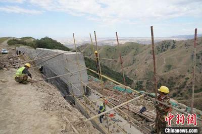 新疆伊寧縣:科學環(huán)保施工筑&ldquo;高顏值&rdquo;草原景區(qū)公路